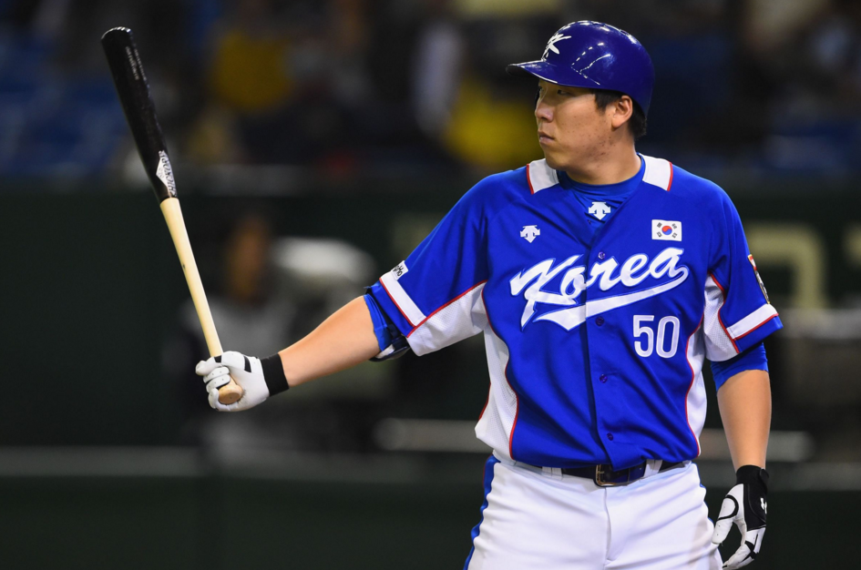 Kim Hyun-soo wins back Orioles fans at bat