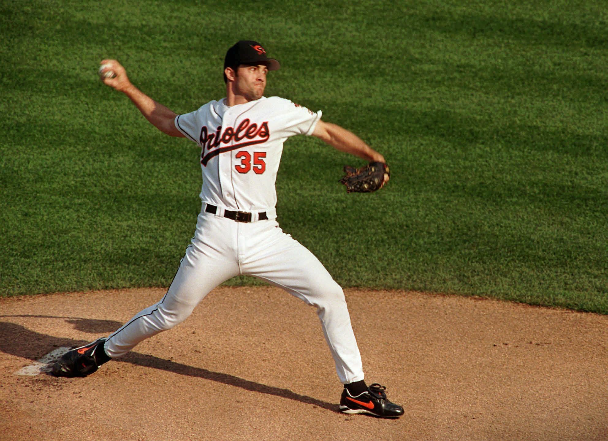 Mike Mussina earns spot in Baseball Hall of Fame