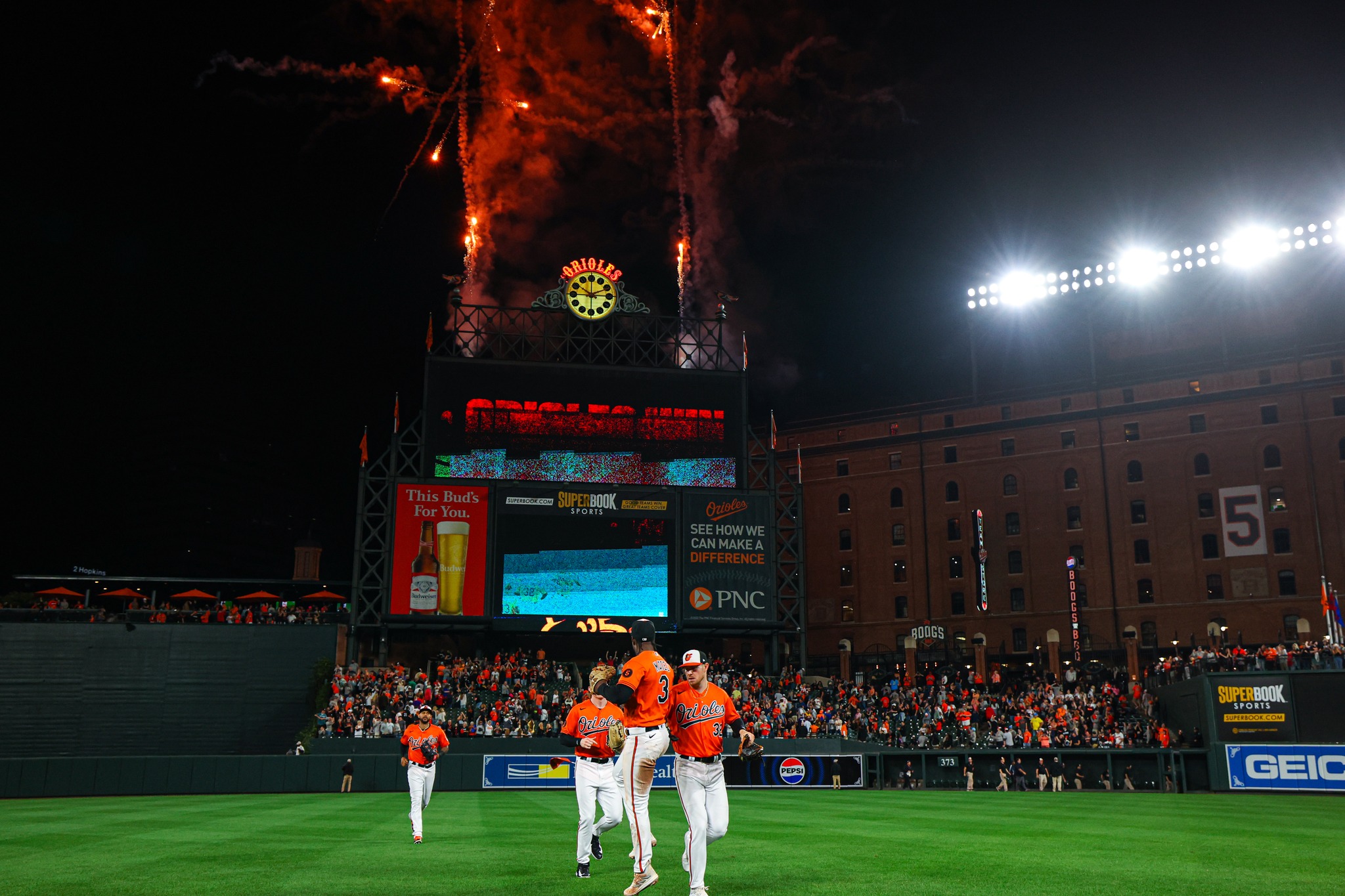 Baltimore Orioles - Happy Maryland Day to all in #Birdland!